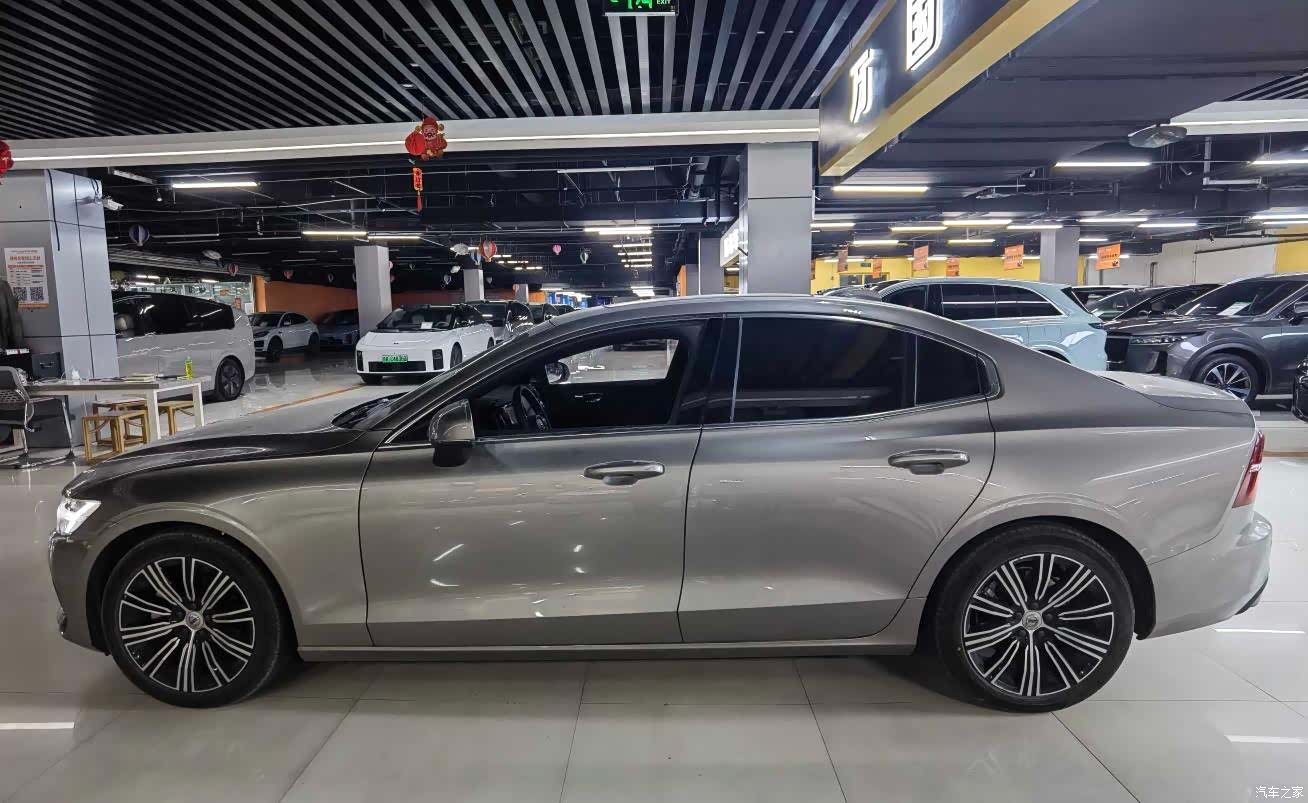 Volvo S60, 2021 4
