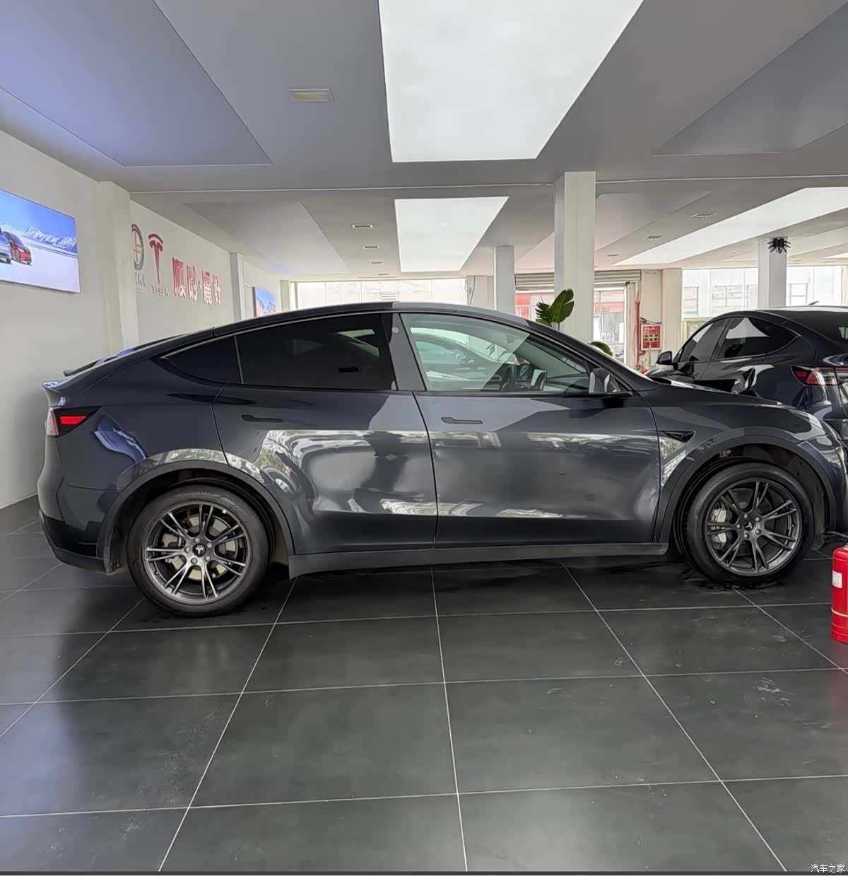 Tesla Model Y, 2024 4