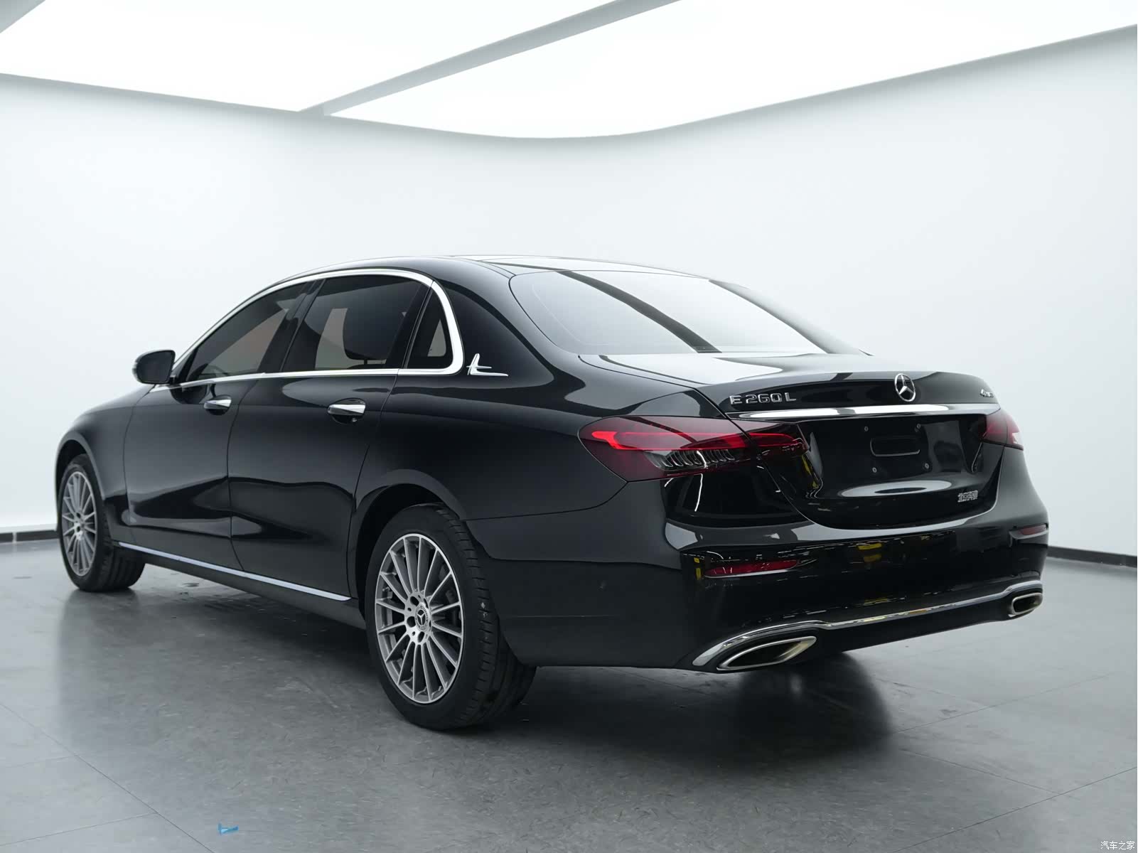Mercedes-Benz E-Class, 2022 4