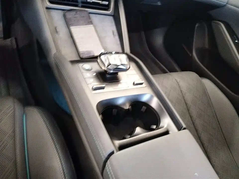 BYD Qin L BYD Qin L