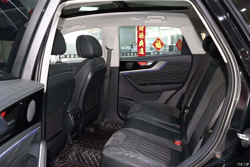 Hongqi HS5, 2022 11