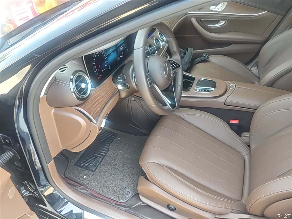 Mercedes-Benz E-Class, 2023 16