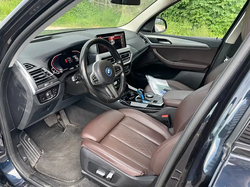 BMW iX3