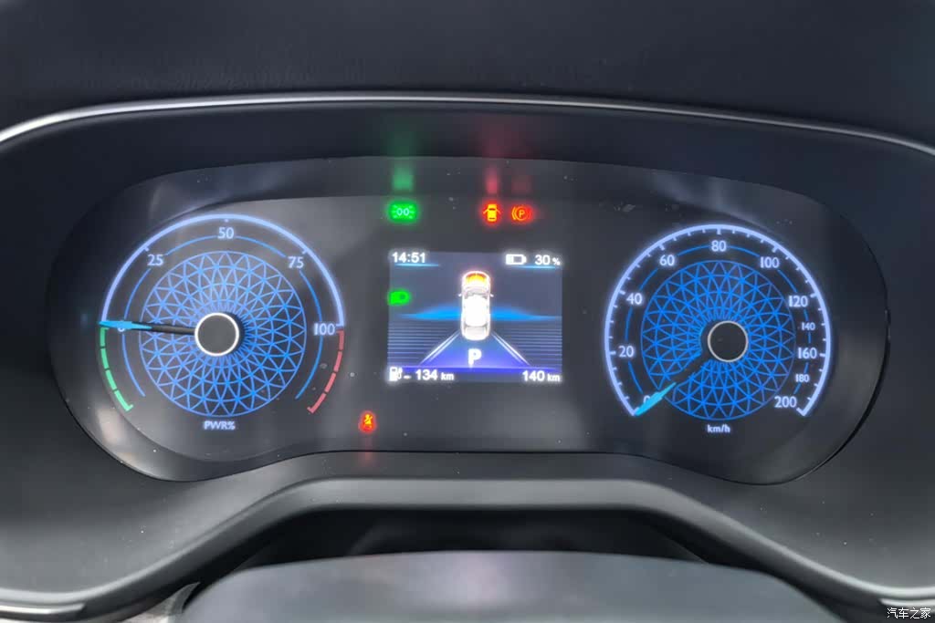 Hongqi QM5, 2025 14