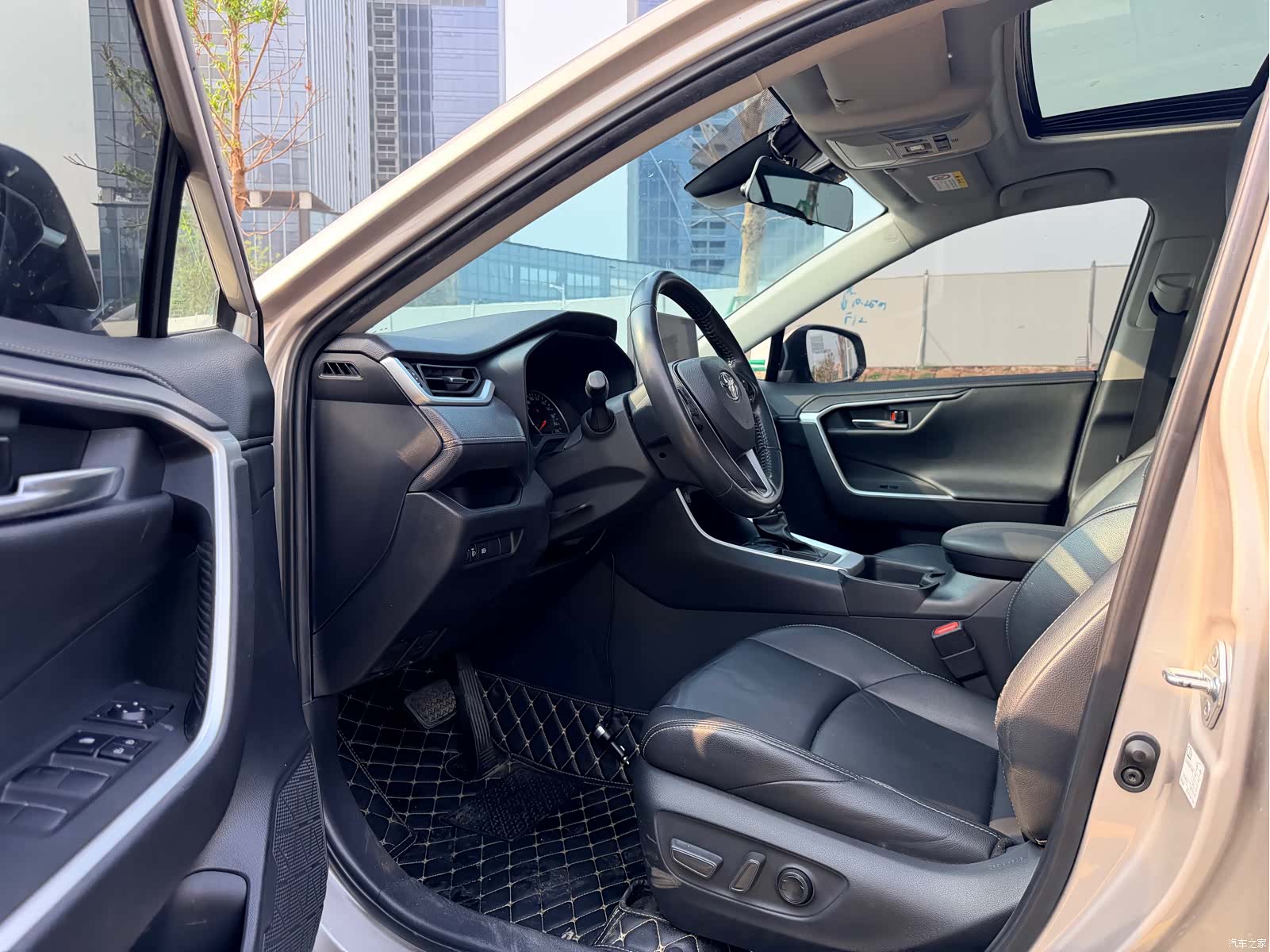 Toyota Wildlander, 2022 все фото