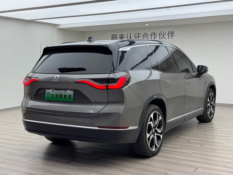 NIO ES8