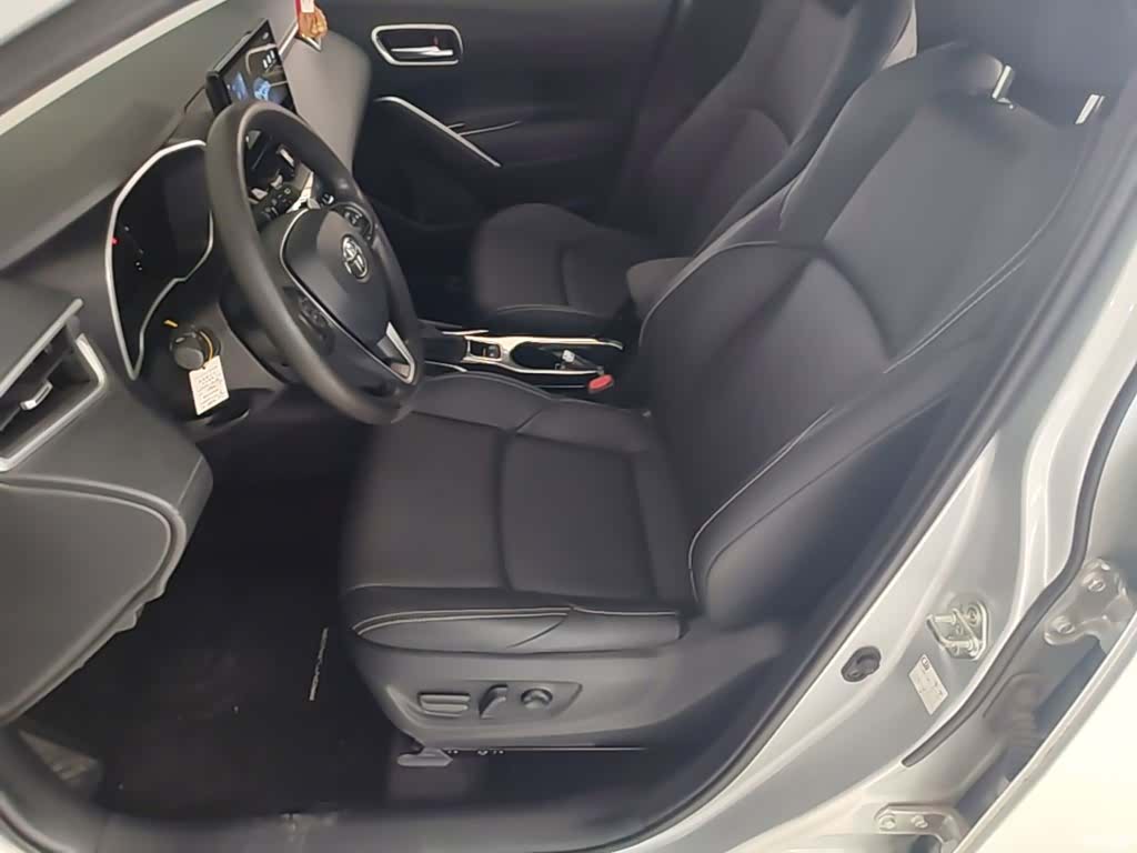 Toyota Frontlander, 2023 11