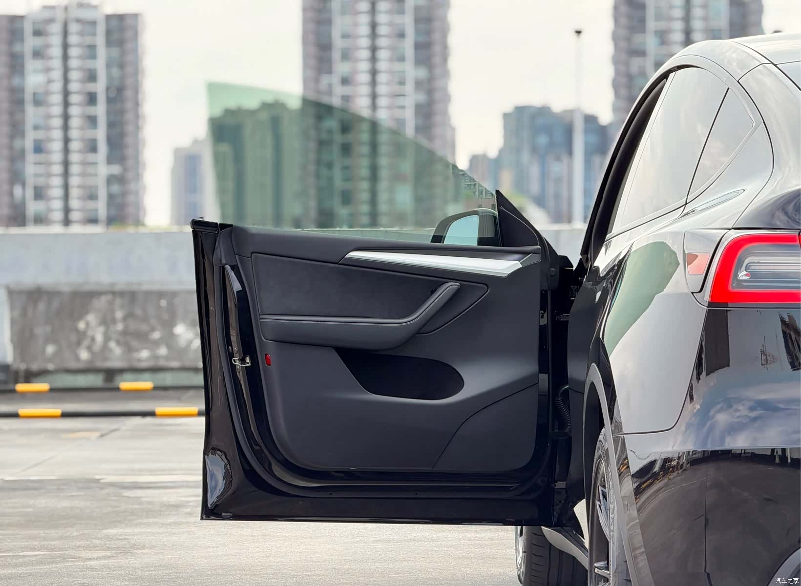 Tesla Model Y, 2021 24