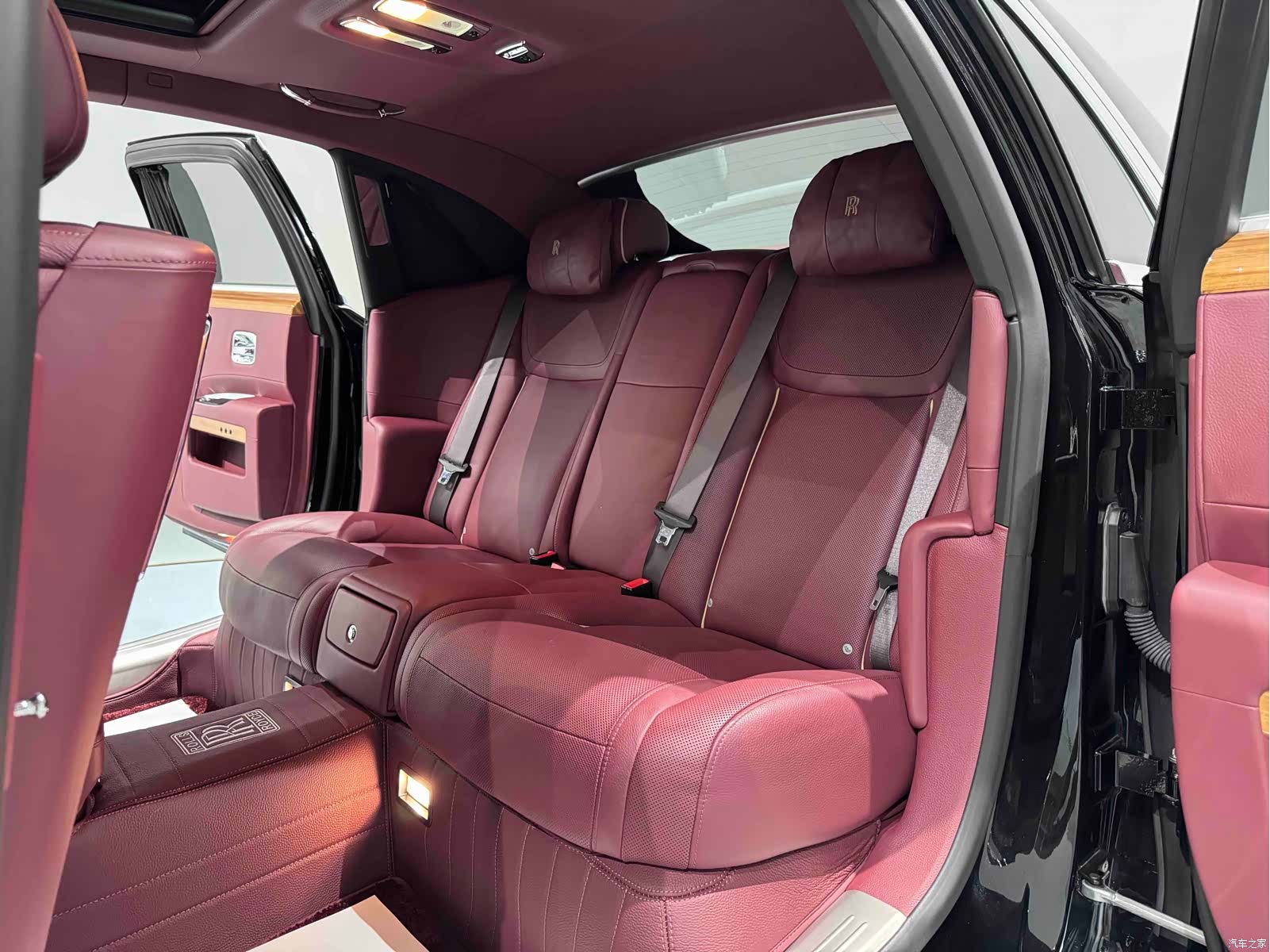 Rolls-Royce Ghost, 2018 23
