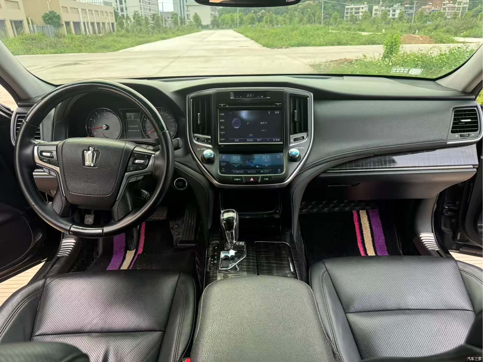 Toyota Crown, 2016 8