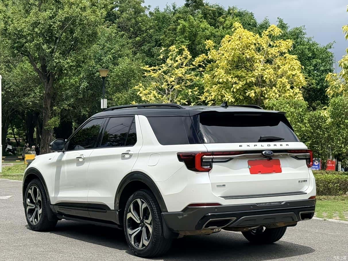 Ford Explorer, 2023 все фото