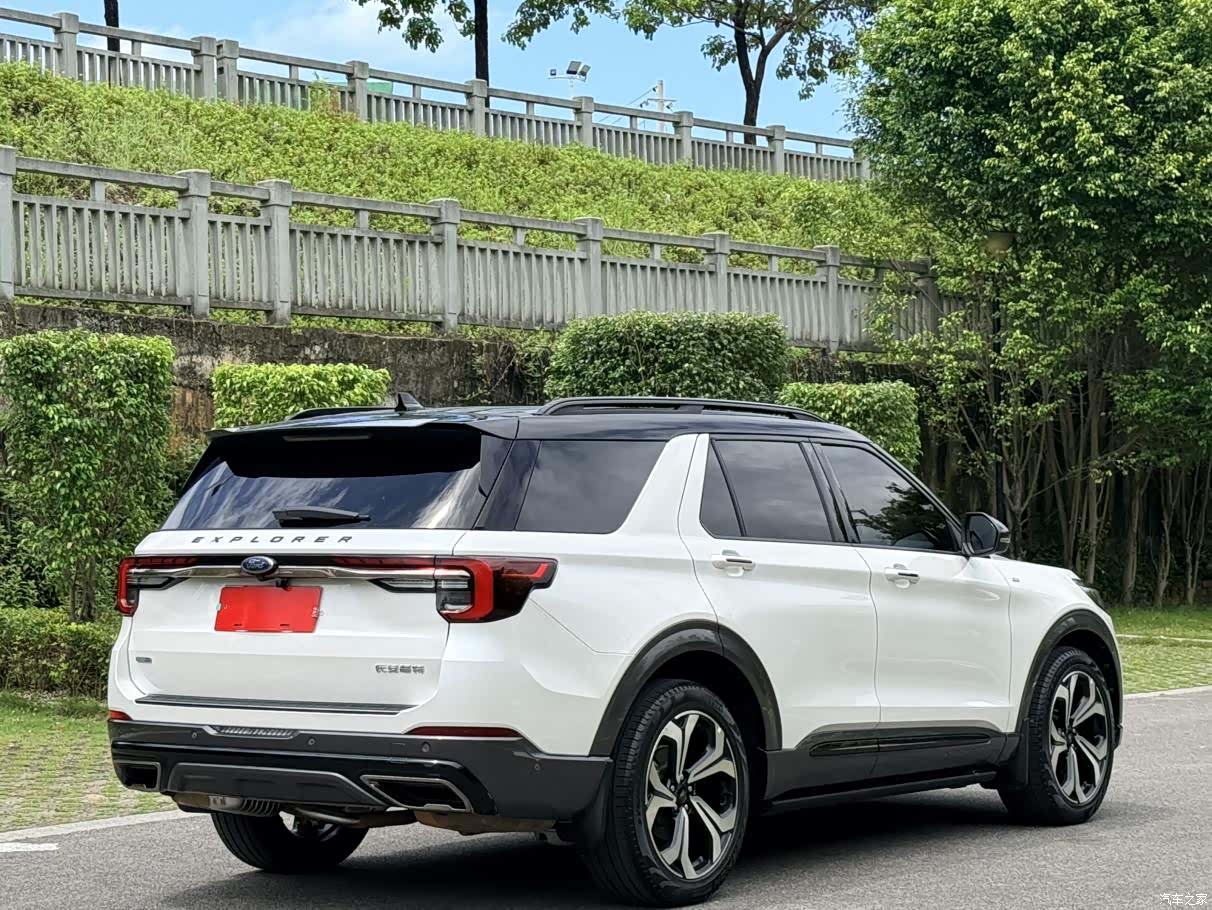 Ford Explorer, 2023 6