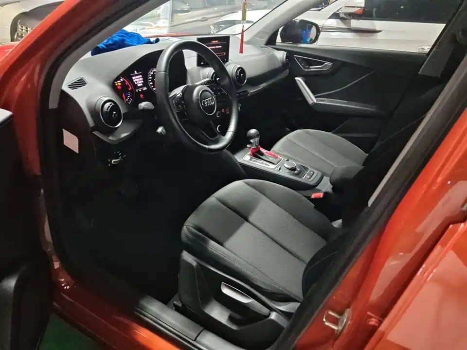 Audi Q2L Audi Q2L