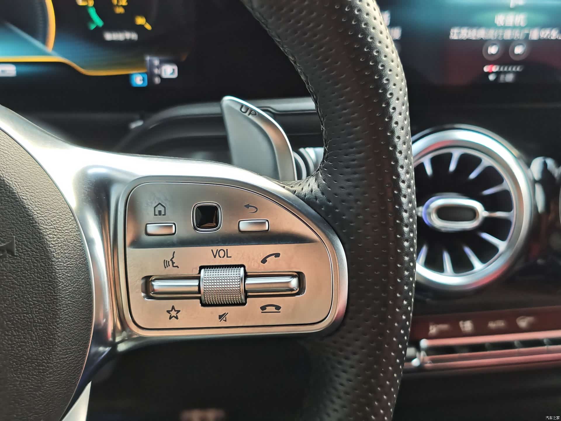 Mercedes-Benz GLB, 2021 33