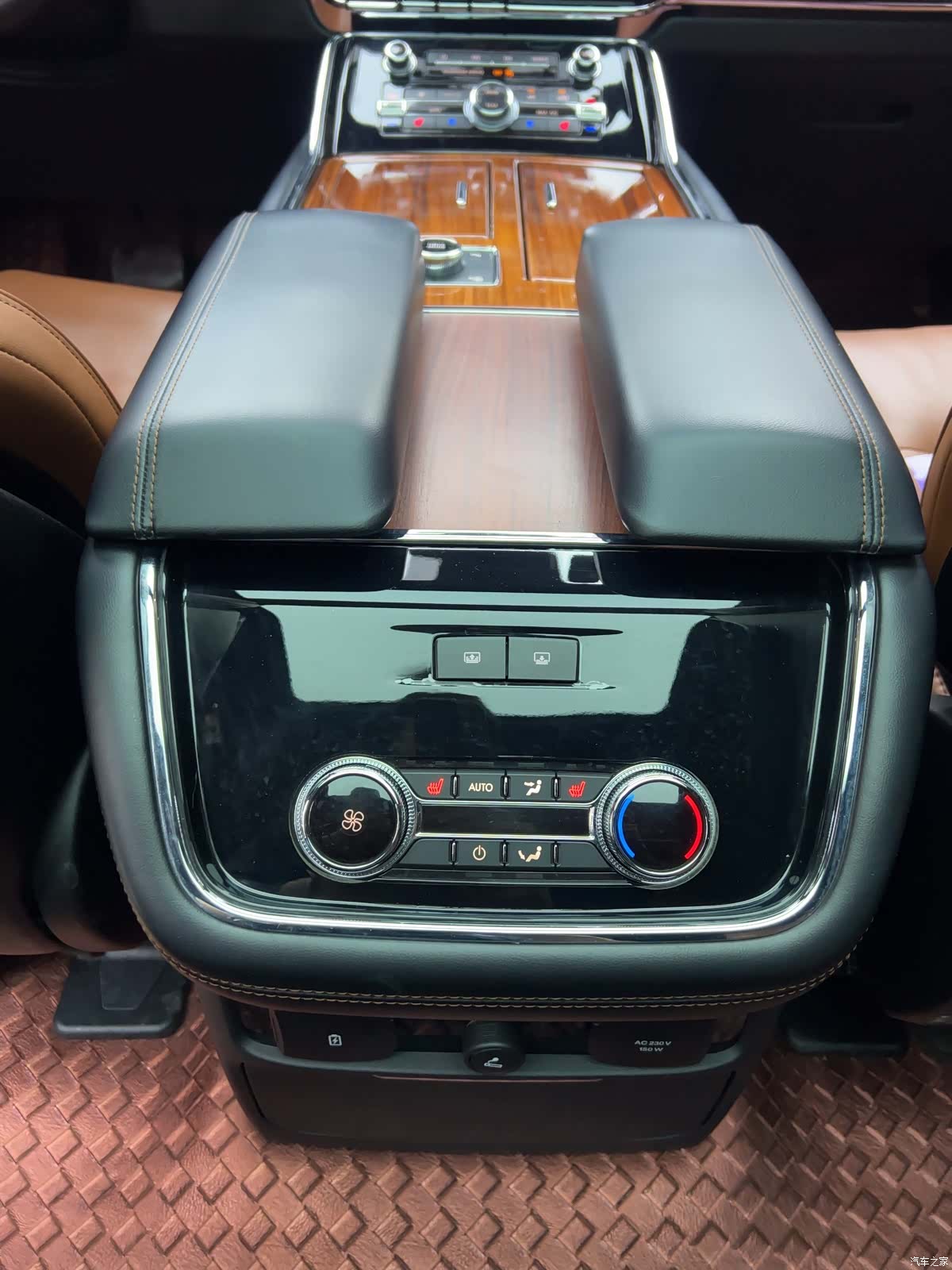 Lincoln Navigator, 2018 13
