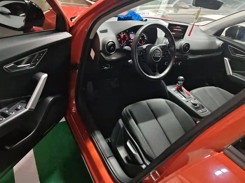 Audi Q2L Audi Q2L