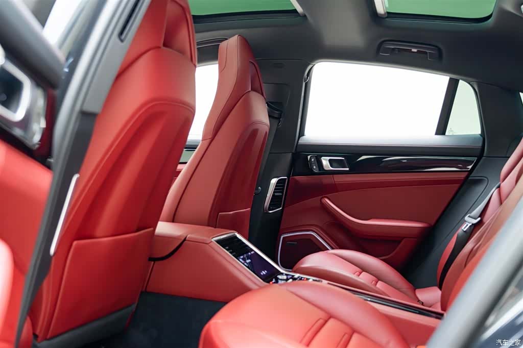 Porsche Panamera, 2023 9