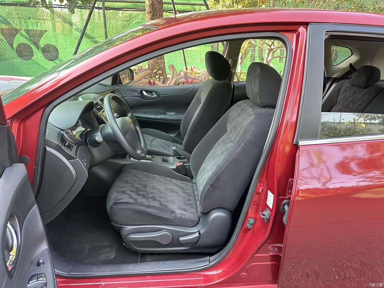 Nissan Tiida, 2015 25
