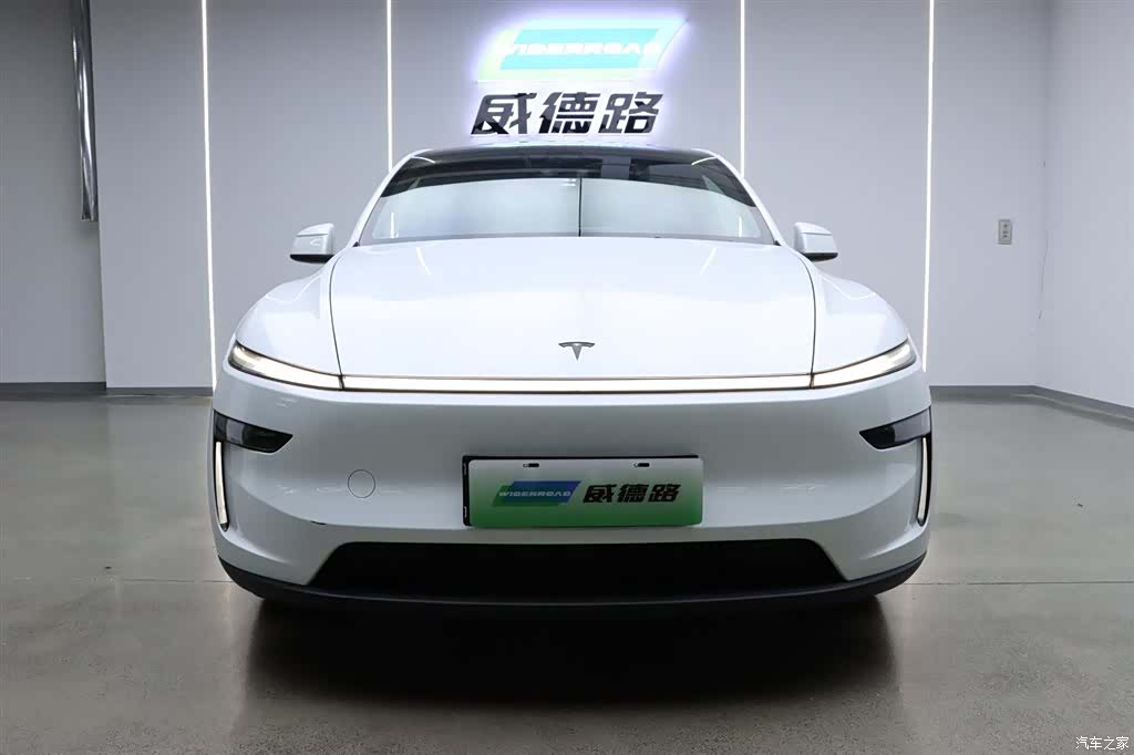 Tesla Model Y, 2025 2
