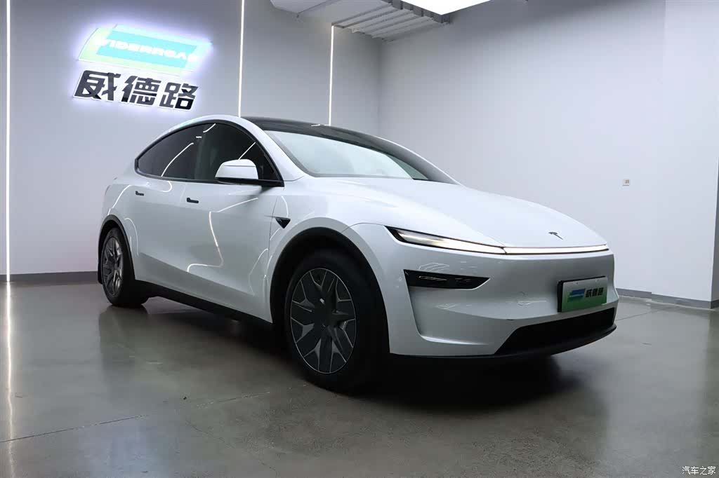 Tesla Model Y, 2025 3