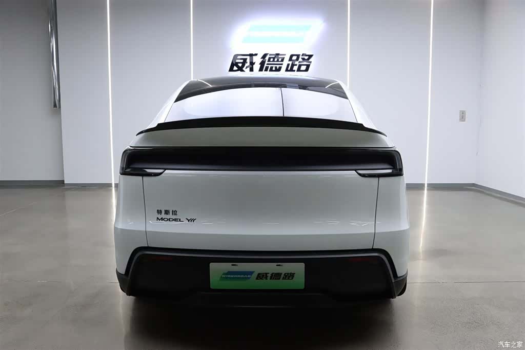 Tesla Model Y, 2025 7
