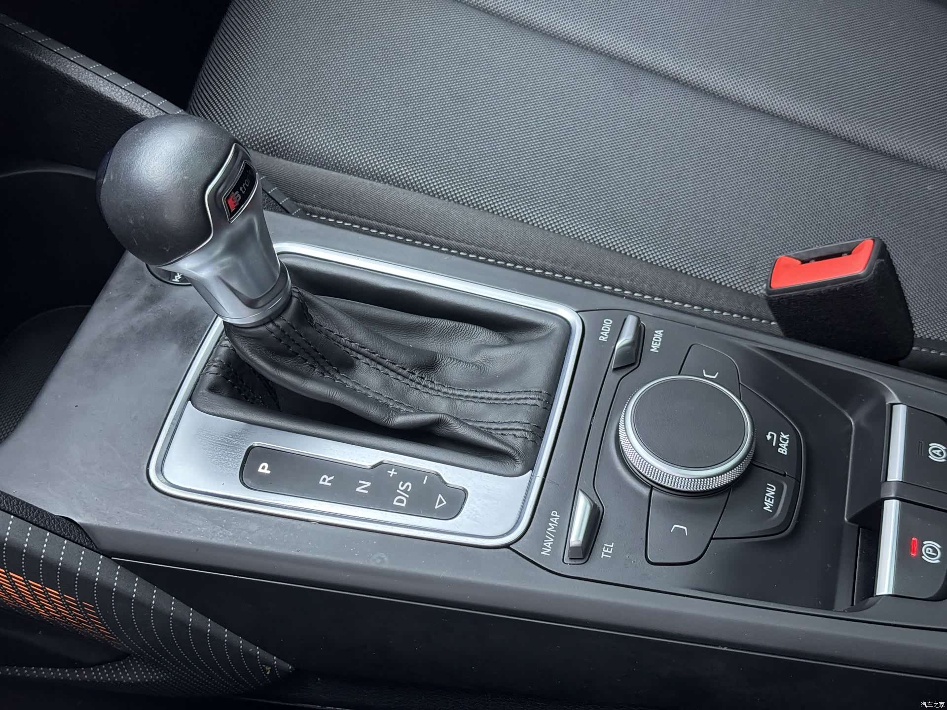 Audi Q2L, 2020 12