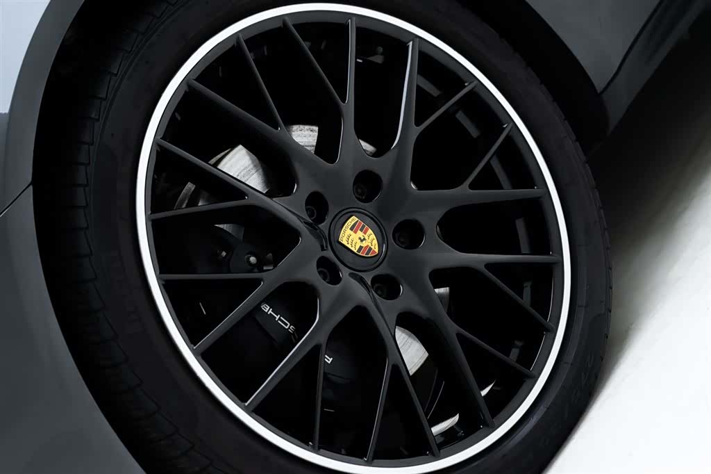 Porsche Panamera, 2023 все фото