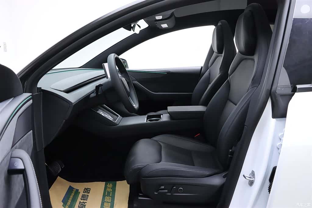 Tesla Model Y, 2025 13
