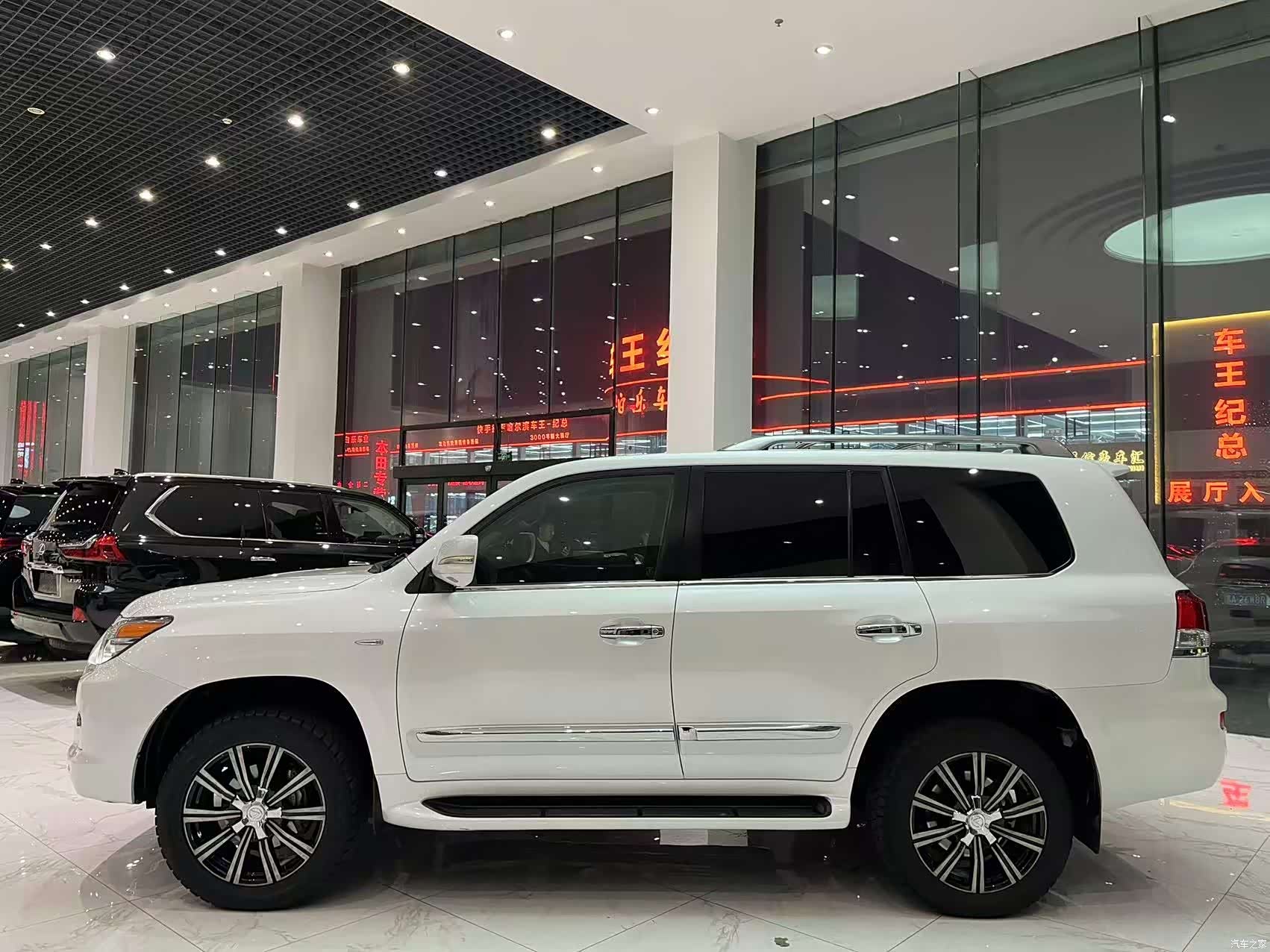Lexus LX, 2012 4