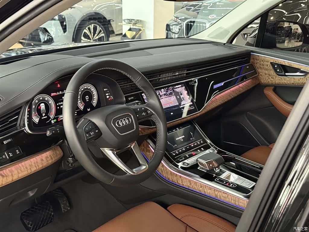 Audi Q7, 2025 18