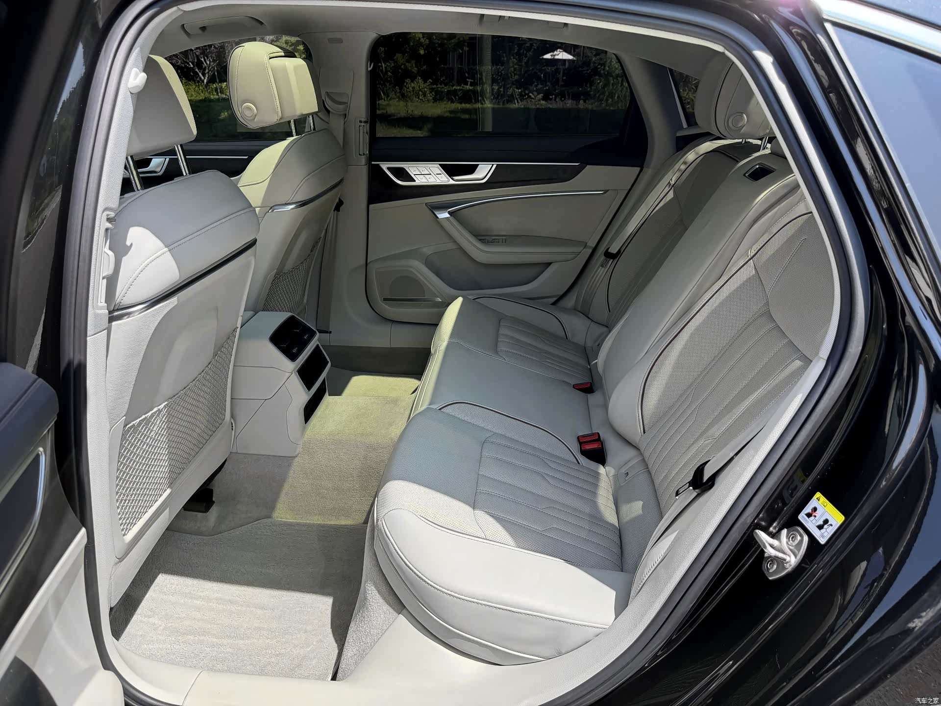 Audi A6L, 2022 11