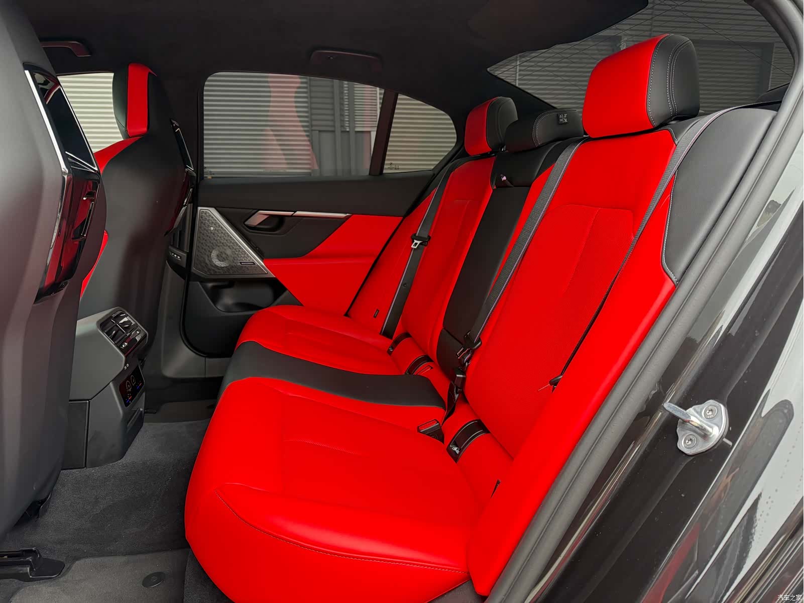 BMW M5, 2025 9