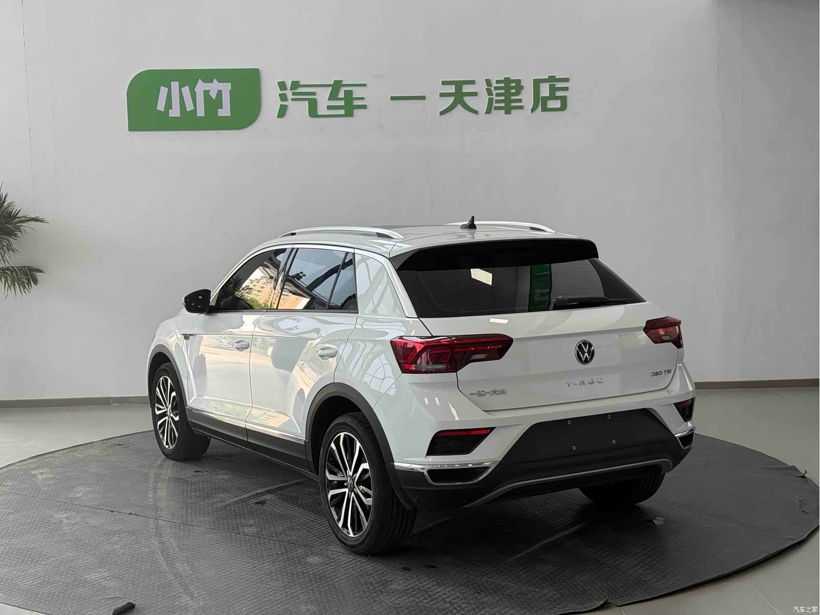 Volkswagen T-ROC, 2022 4