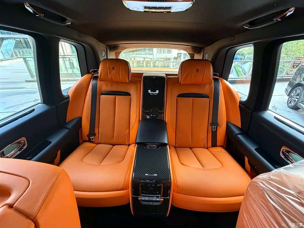 Rolls-Royce Cullinan, 2024 18