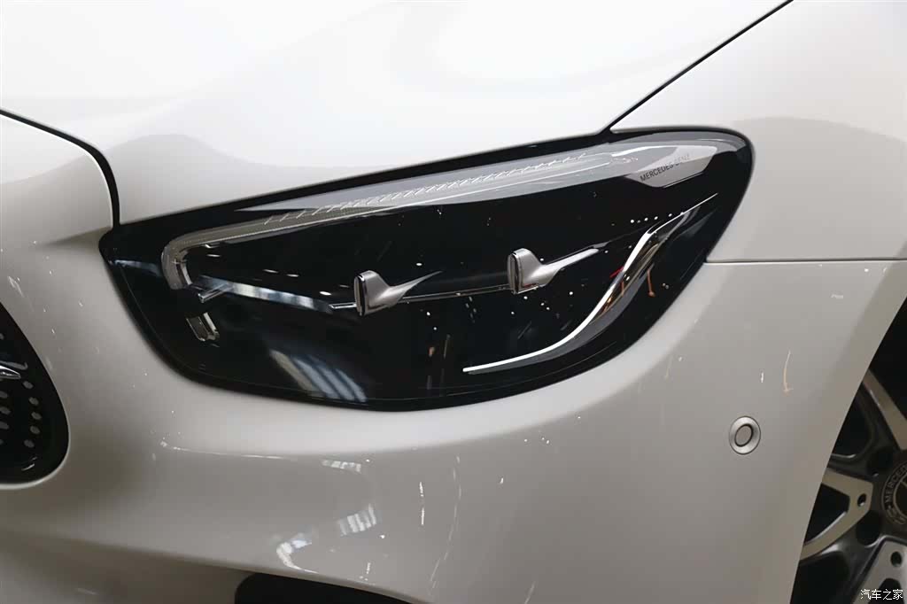 Mercedes-Benz E-Class, 2022 24