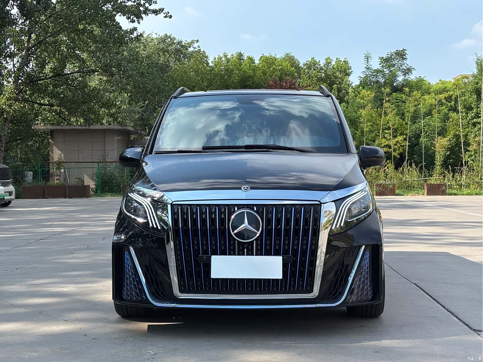 Mercedes-Benz 7, 2023 3