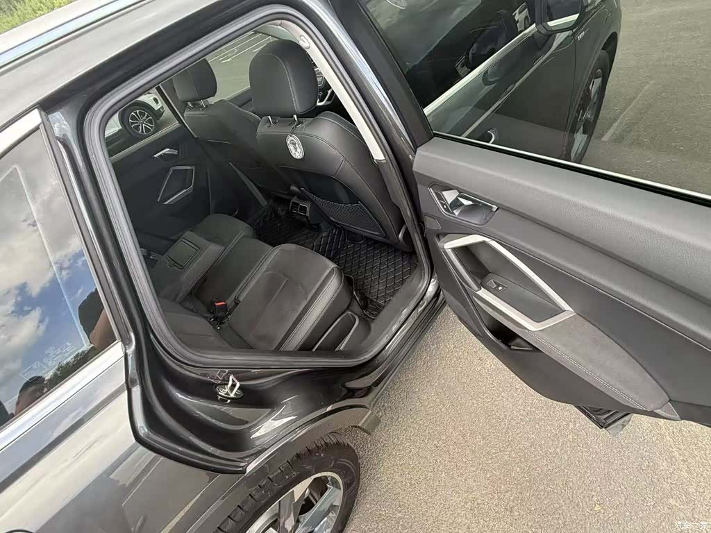 Audi Q3, 2022 10