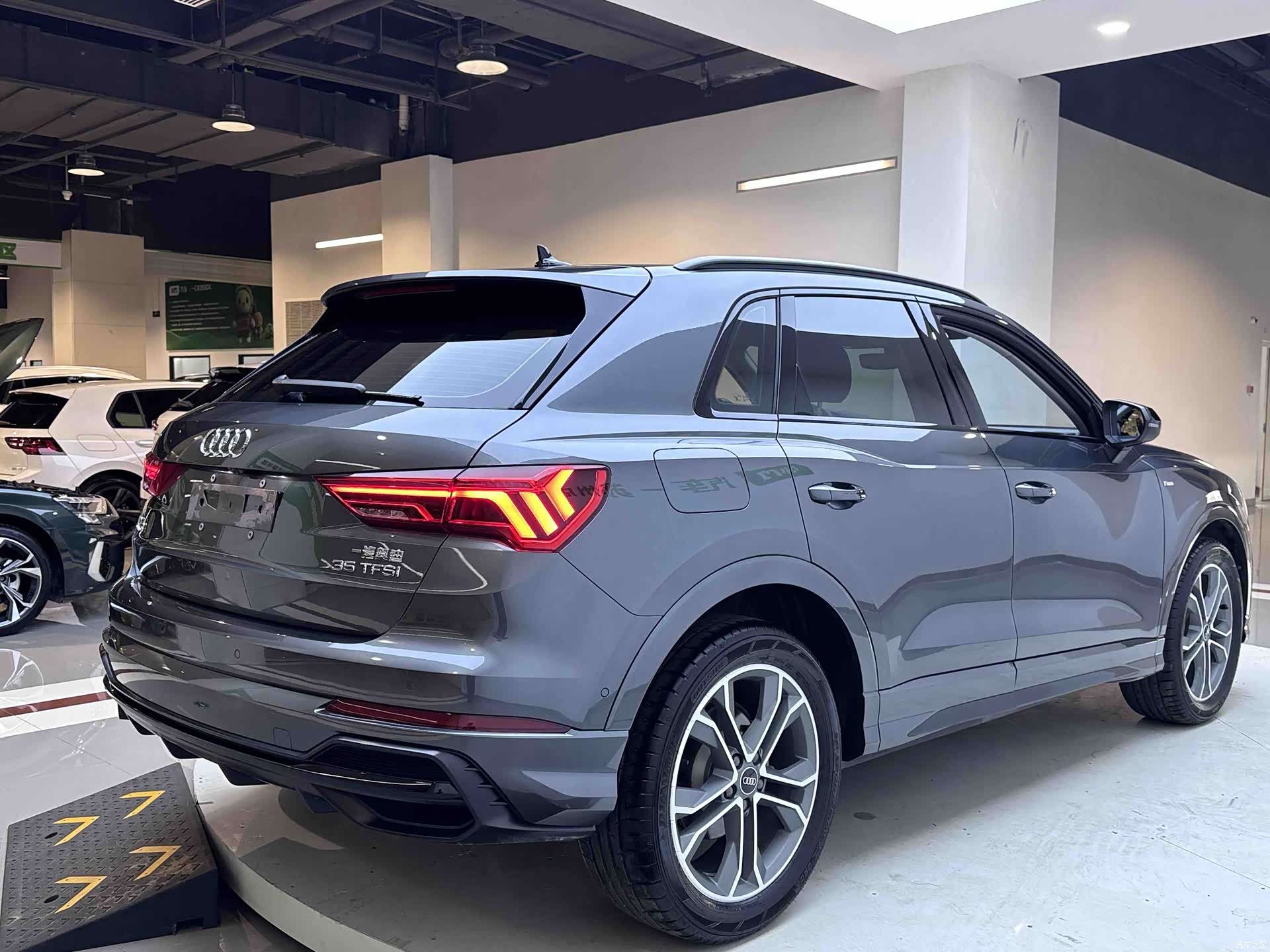 Audi Q3, 2022 все фото