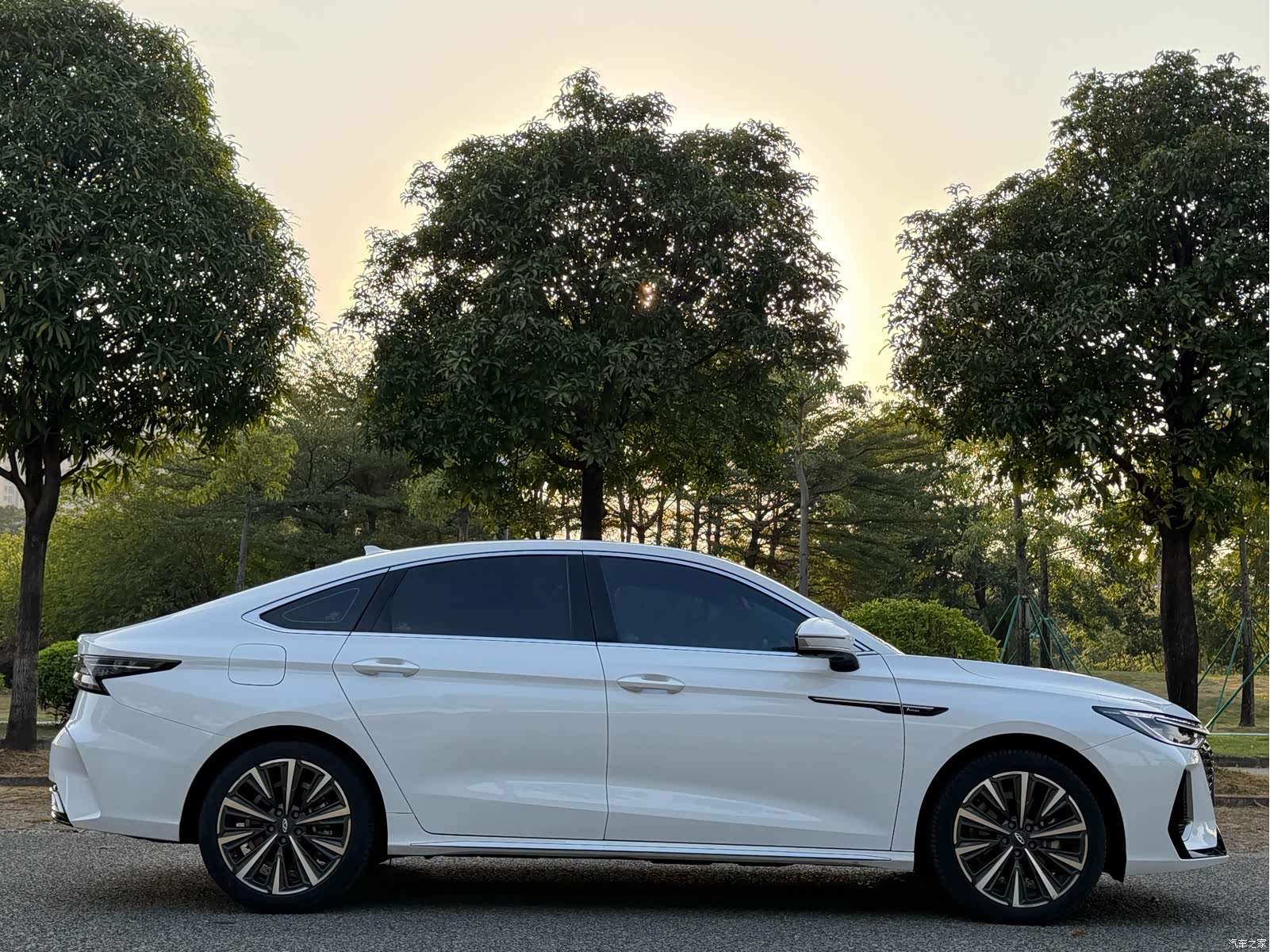 Chery Arrizo 8, 2023 все фото
