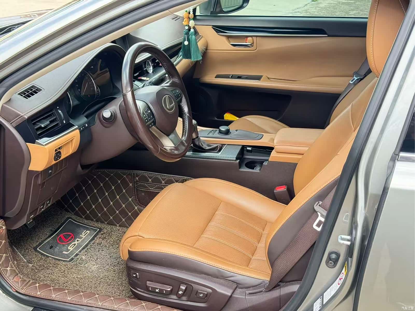 Lexus ES, 2017 все фото