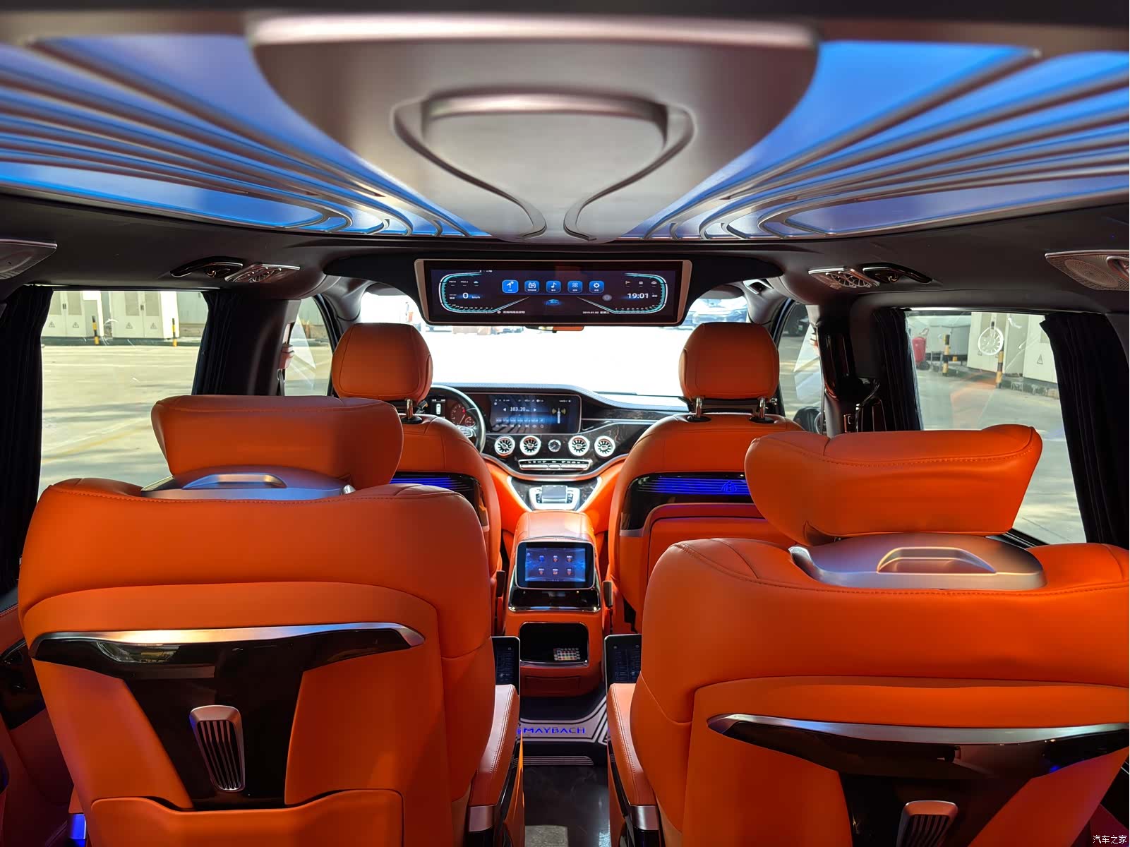 Mercedes-Benz 7, 2023 15