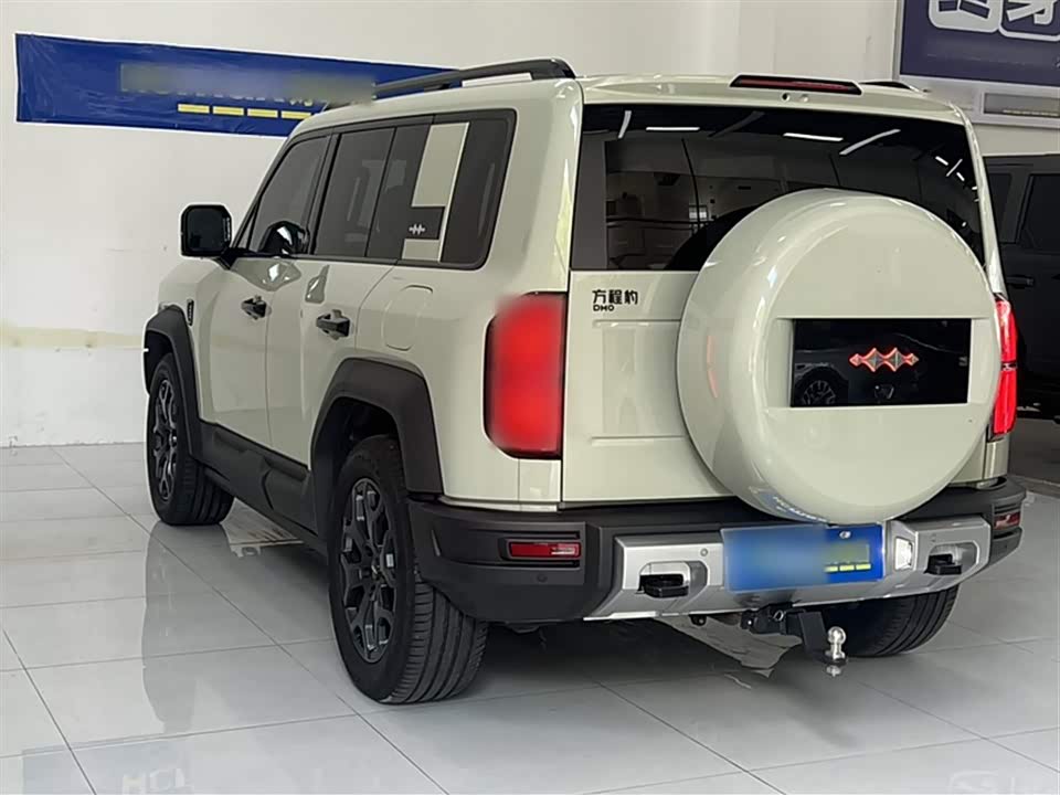 BYD Leopard 5 BYD Leopard 5