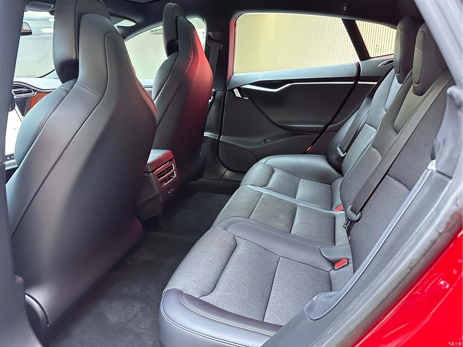 Tesla Model S, 2017 10