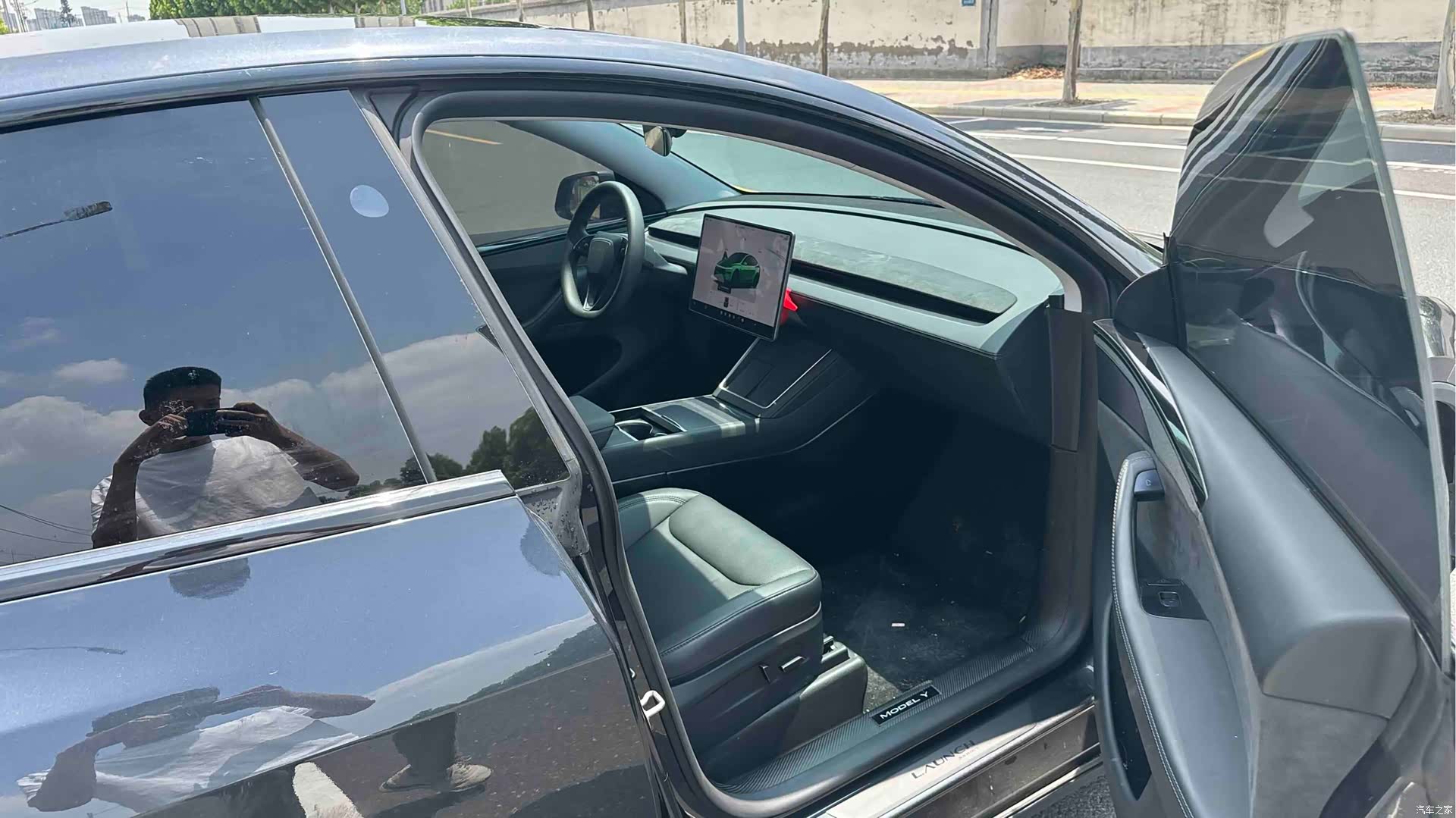 Tesla Model Y, 2025 7
