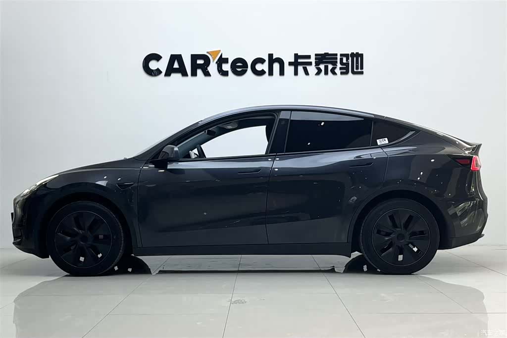 Tesla Model Y, 2024 все фото
