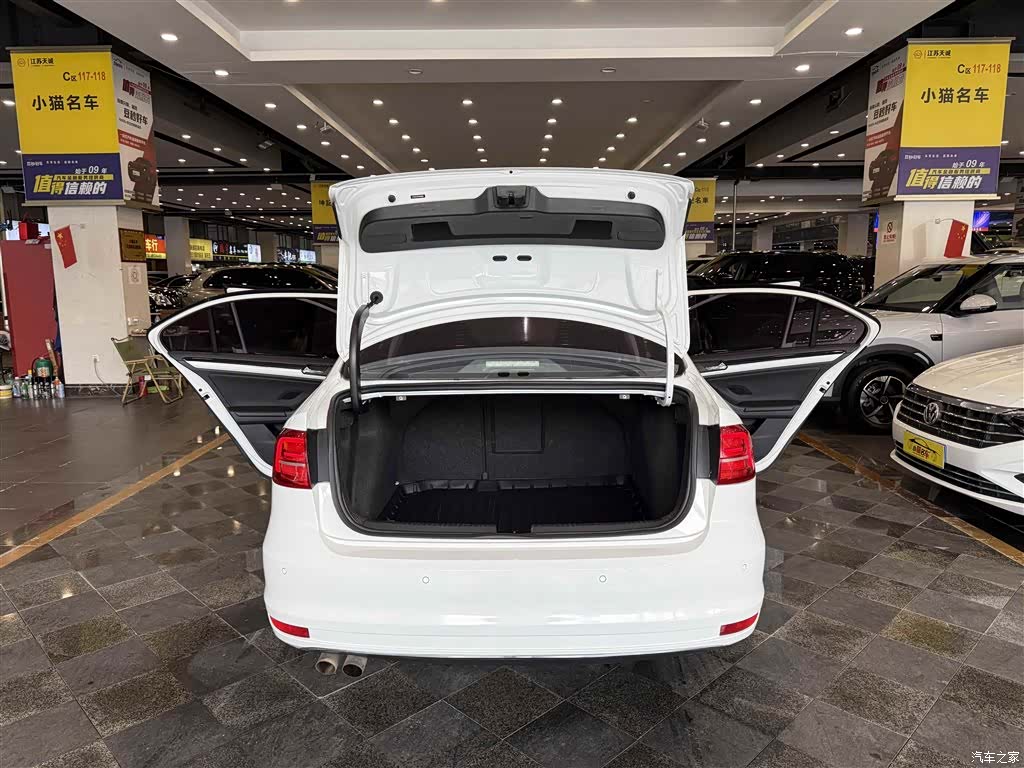 Volkswagen Sagitar, 2015 12