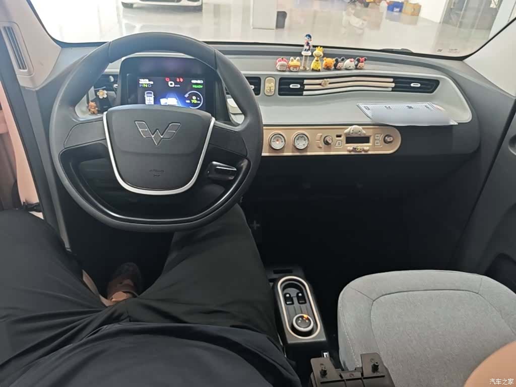 Wuling MINIEV, 2023 10