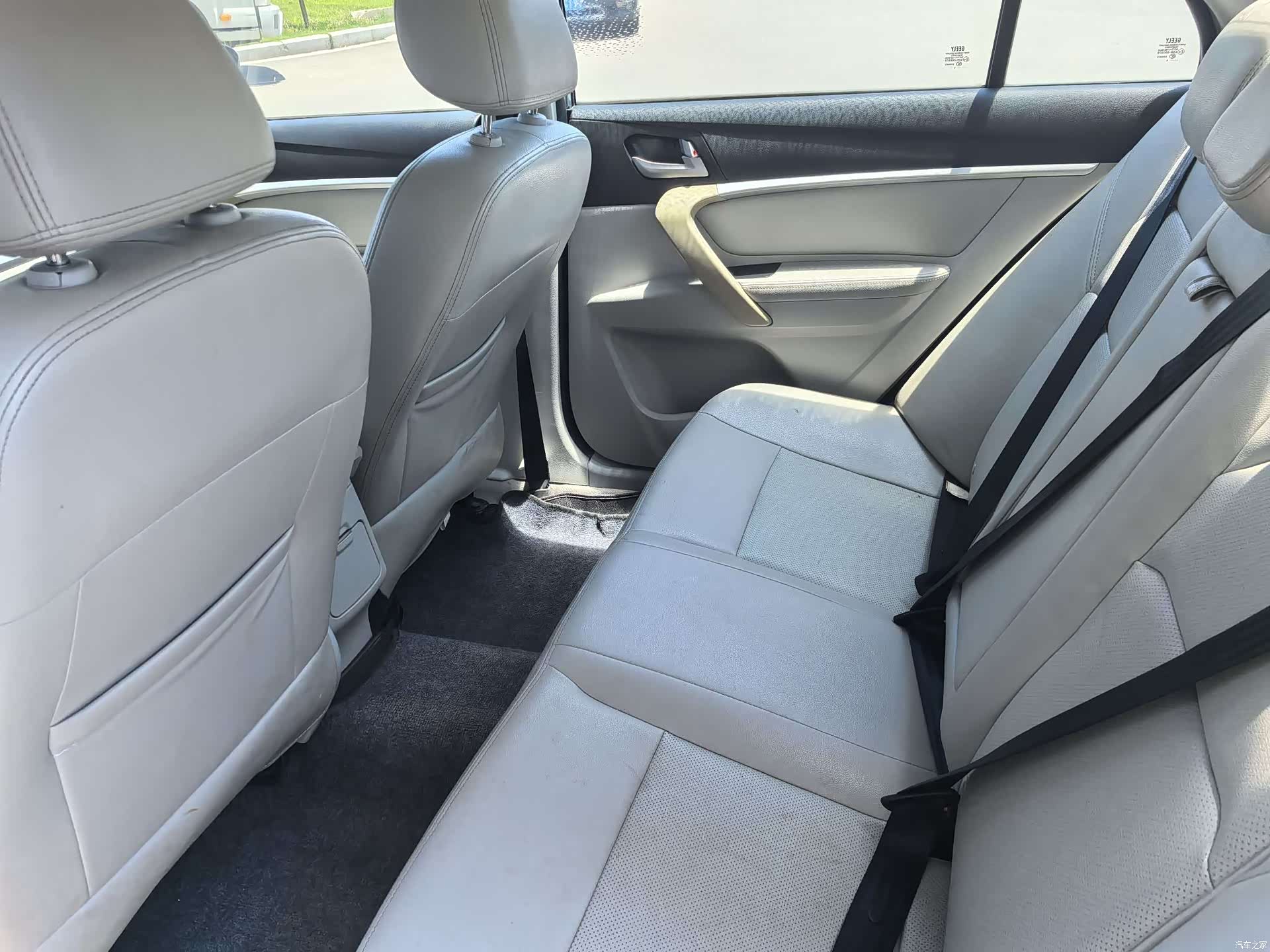 Geely Emgrand, 2015 6