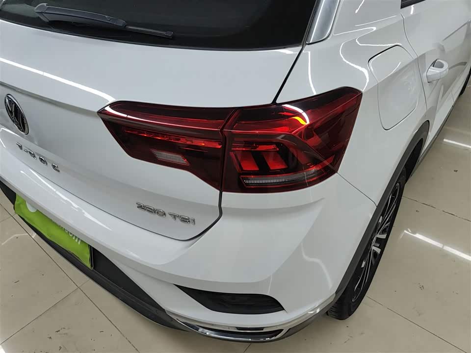 Volkswagen T-ROC exploring Songs