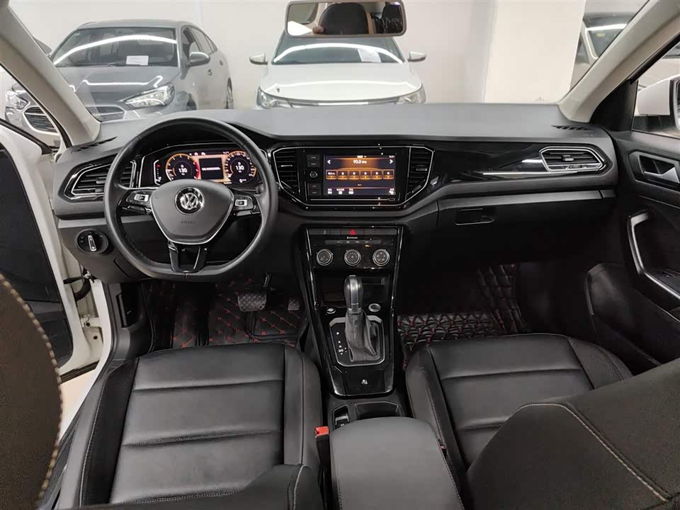 Volkswagen T-ROC exploring Songs